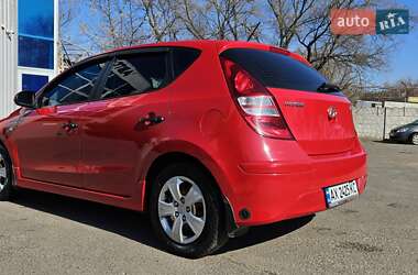 Хэтчбек Hyundai i30 2010 в 