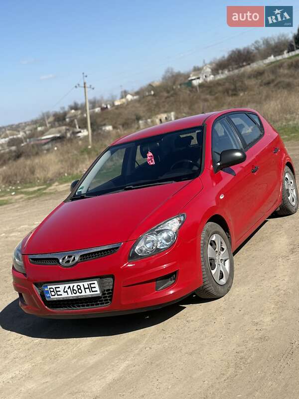 Хэтчбек Hyundai i30 2009 в Вознесенске