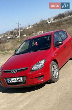 Хетчбек Hyundai i30 2009 в 