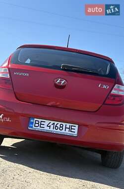 Хетчбек Hyundai i30 2009 в 