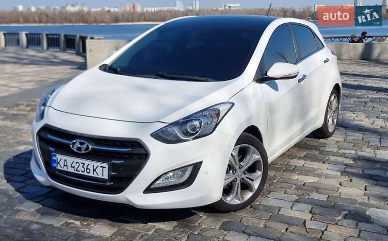 Хэтчбек Hyundai i30 2012 в Киеве
