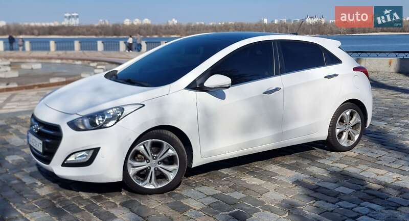 Хэтчбек Hyundai i30 2012 в Киеве