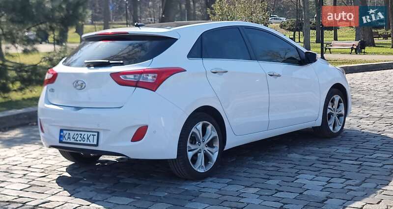 Хэтчбек Hyundai i30 2012 в Киеве