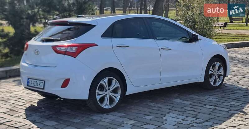 Хэтчбек Hyundai i30 2012 в Киеве