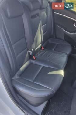 Хэтчбек Hyundai i30 2012 в 