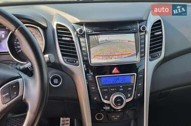 Хэтчбек Hyundai i30 2012 в 