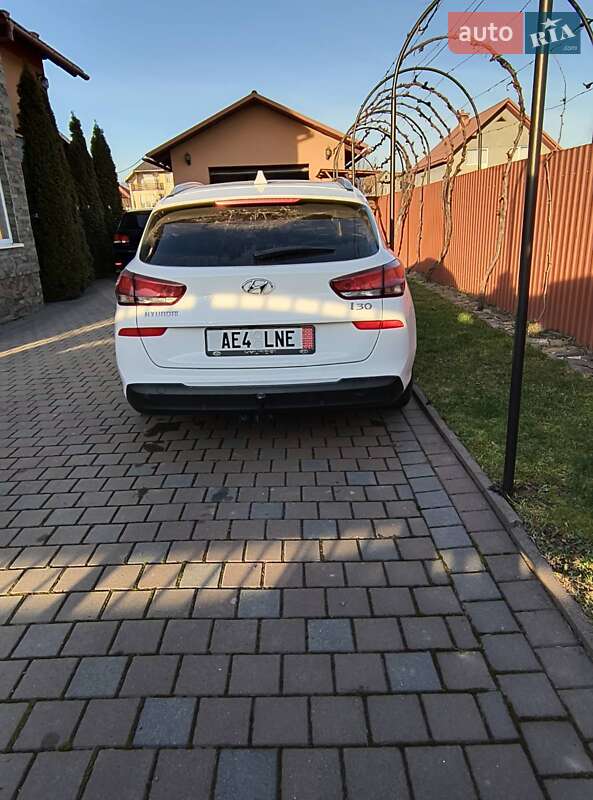 Универсал Hyundai i30 2018 в Ужгороде
