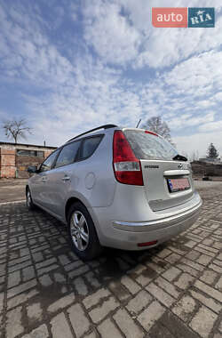 Універсал Hyundai i30 2009 в 