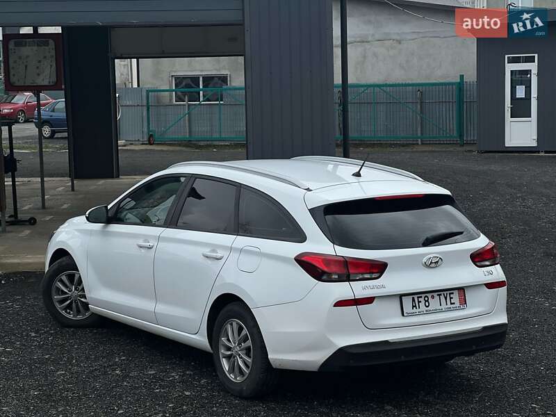 Універсал Hyundai i30 2017 в Ужгороді