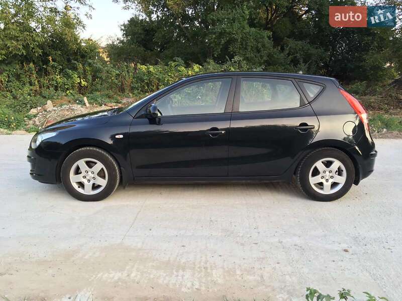 Хэтчбек Hyundai i30 2009 в Львове