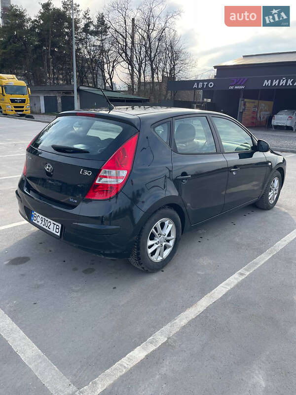Хэтчбек Hyundai i30 2009 в Радехове
