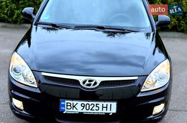Хетчбек Hyundai i30 2008 в 