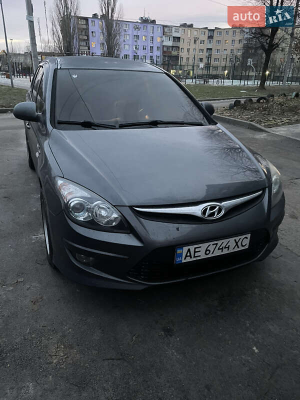 Универсал Hyundai i30 2010 в 