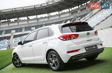 Хэтчбек Hyundai i30 2022 в 