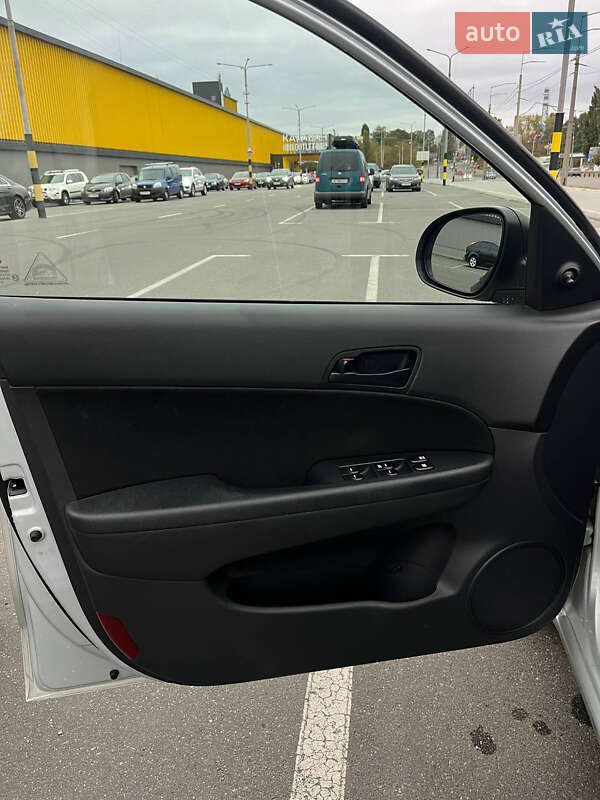 Хетчбек Hyundai i30 2009 в Києві
