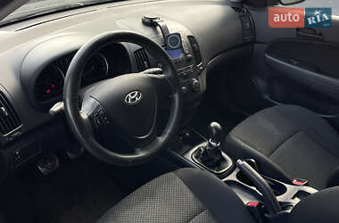 Хэтчбек Hyundai i30 2011 в 