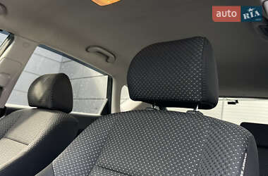 Хэтчбек Hyundai i30 2011 в 