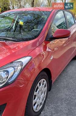 Хэтчбек Hyundai i30 2013 в 