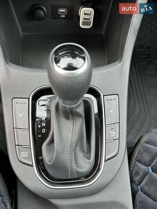 Хэтчбек Hyundai i30 2023 в Ужгороде