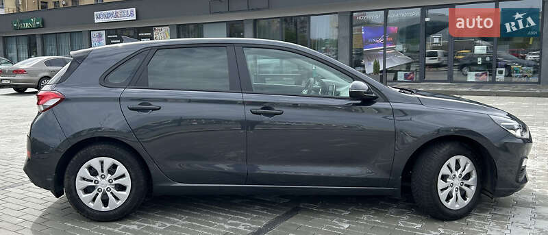 Хэтчбек Hyundai i30 2023 в Ужгороде