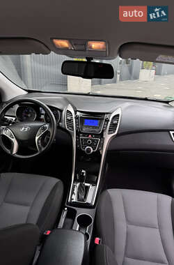 Хетчбек Hyundai i30 2015 в 