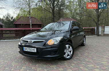 Хэтчбек Hyundai i30 2010 в 