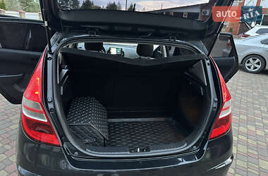 Хэтчбек Hyundai i30 2010 в 