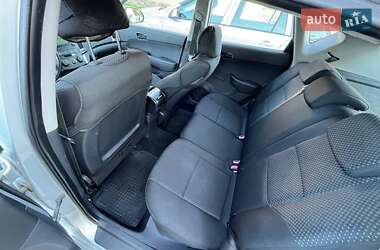 Хетчбек Hyundai i30 2011 в 