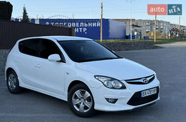 Хэтчбек Hyundai i30 2011 в 