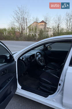 Хэтчбек Hyundai i30 2011 в 