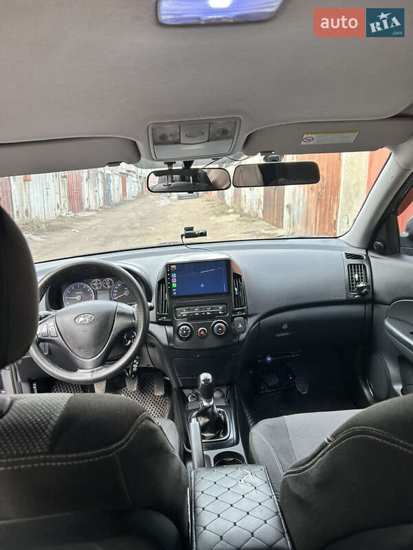 Хэтчбек Hyundai i30 2010 в Харькове
