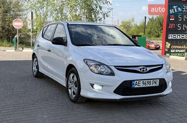 Хэтчбек Hyundai i30 2010 в 