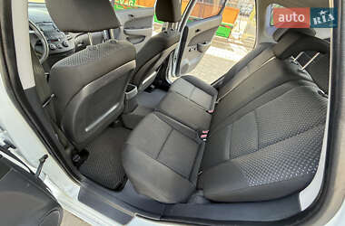 Хэтчбек Hyundai i30 2010 в 