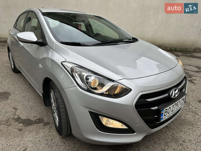 Хетчбек Hyundai i30 2016 в Чернівцях