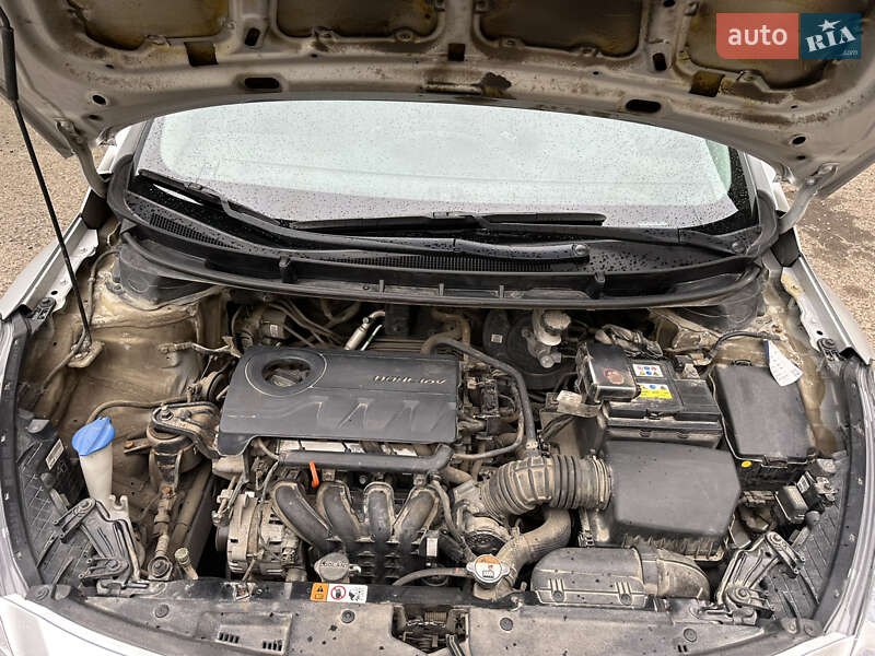 Хетчбек Hyundai i30 2016 в Чернівцях