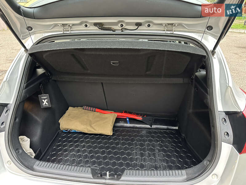 Хетчбек Hyundai i30 2016 в Чернівцях