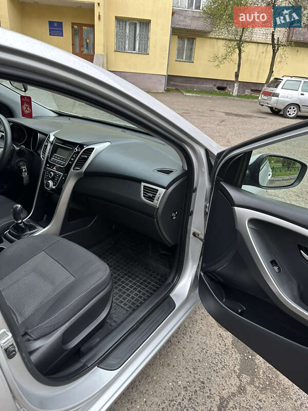 Хетчбек Hyundai i30 2016 в Чернівцях