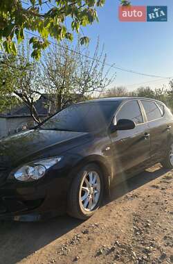 Хэтчбек Hyundai i30 2010 в 