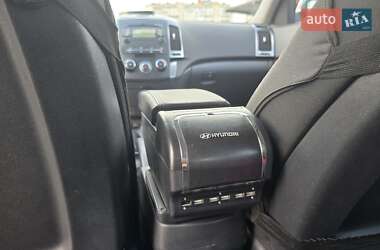 Хетчбек Hyundai i30 2011 в 