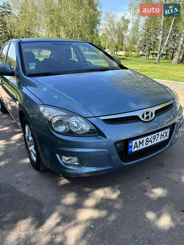 Хэтчбек Hyundai i30 2009 в Житомире