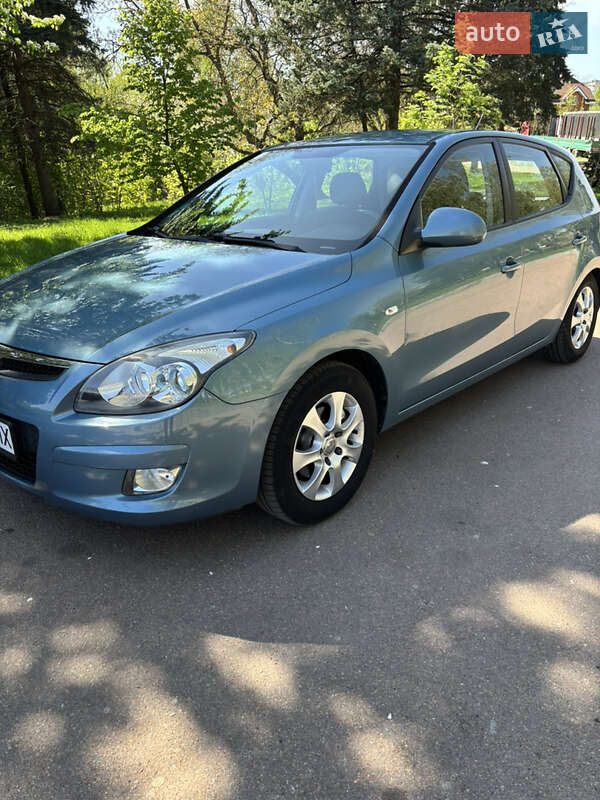 Хэтчбек Hyundai i30 2009 в Житомире