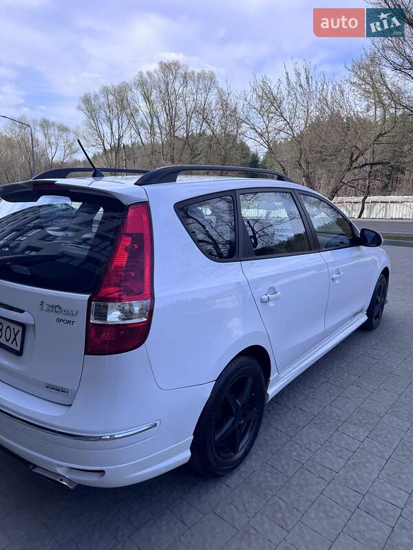 Універсал Hyundai i30 2008 в Новояворівську