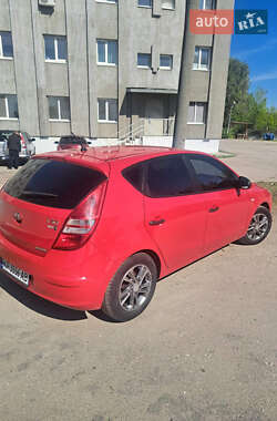 Хетчбек Hyundai i30 2009 в 
