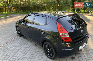Хэтчбек Hyundai i30 2007 в 
