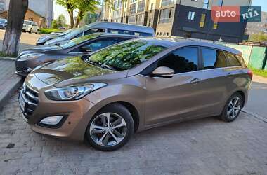 Універсал Hyundai i30 2015 в Калуші