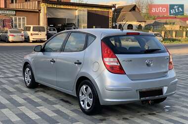 Хэтчбек Hyundai i30 2010 в 
