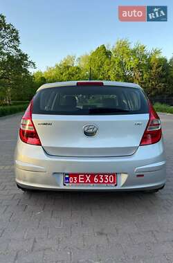 Хэтчбек Hyundai i30 2008 в 