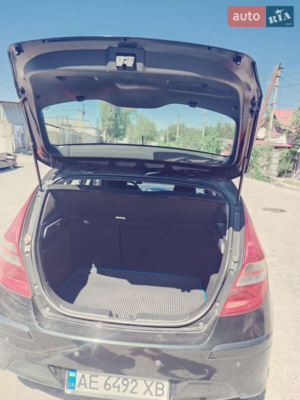 Хэтчбек Hyundai i30 2011 в Днепре