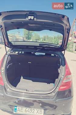 Хэтчбек Hyundai i30 2011 в 