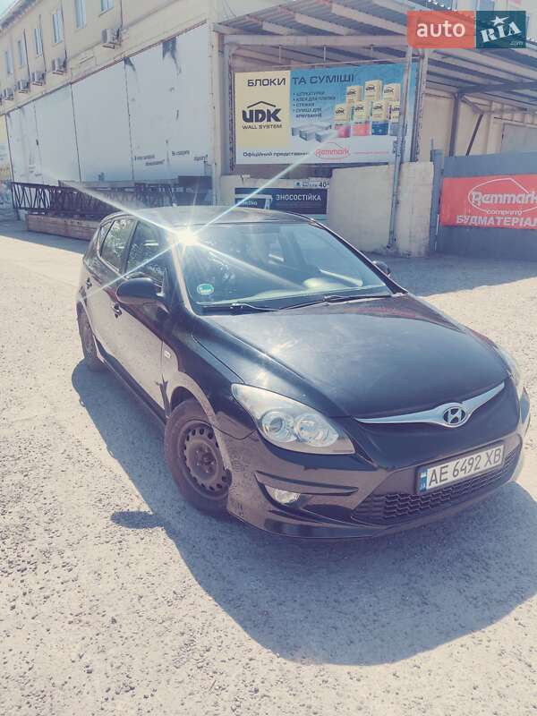 Хэтчбек Hyundai i30 2011 в Днепре